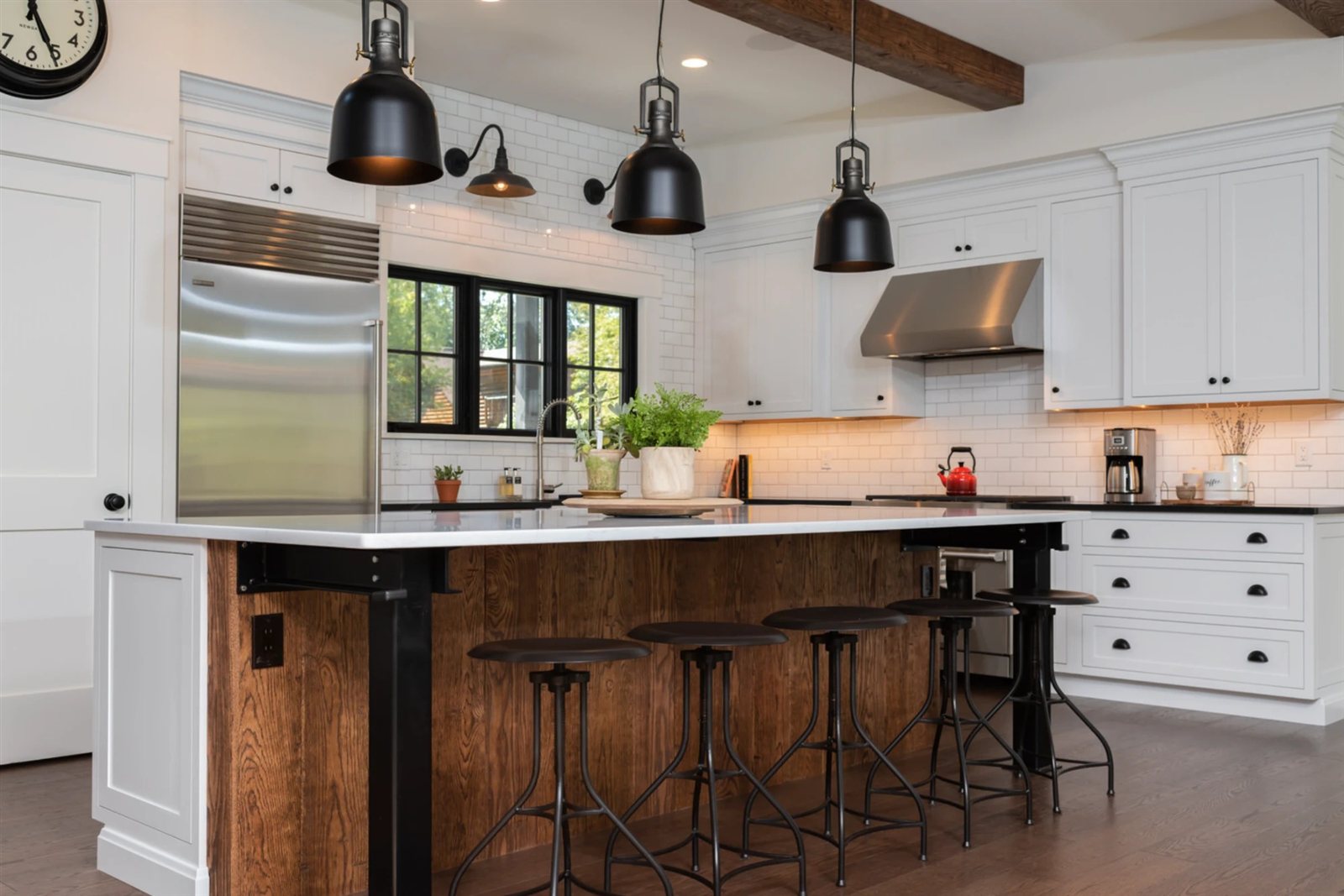 Farmhouse kitchen with oak island