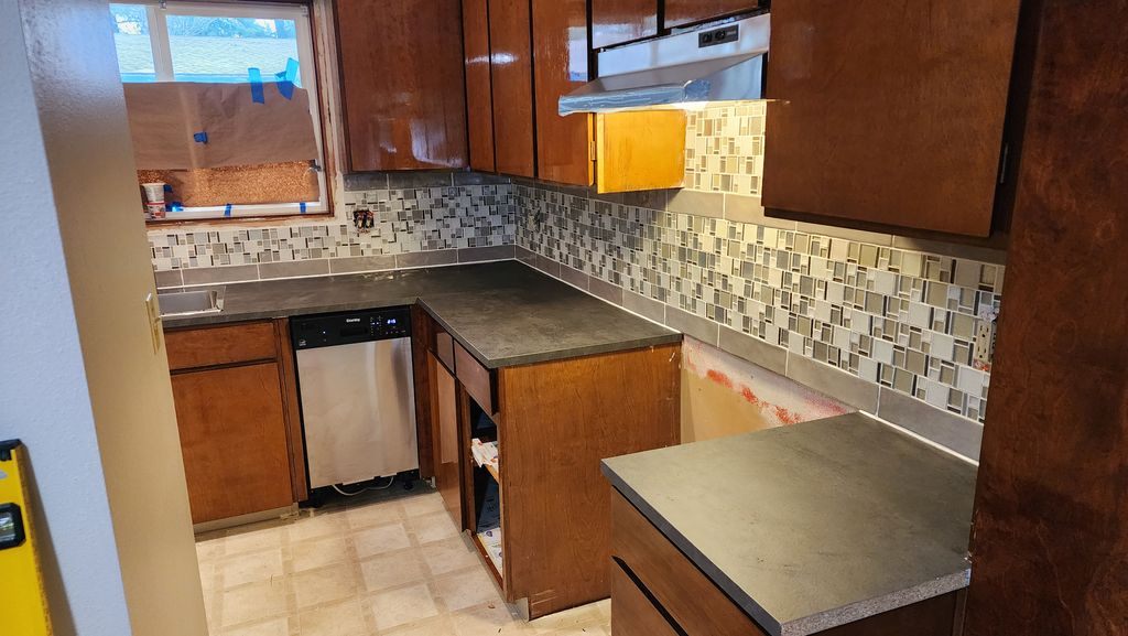 Glass mosaic kitchen backsplash